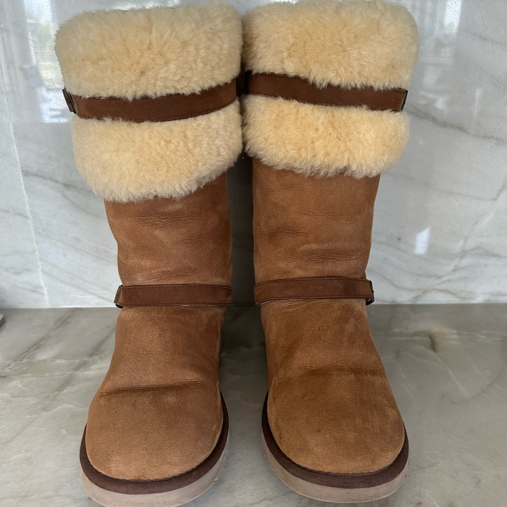 Womens ugg boots- size 9